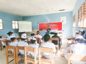 Laksanakan Program BHPN Mengasuh, Kanwil Kemenkumham Kerja Sama Dengan LBH Kondosapata’ Melaksanakan Penyuluhan Hukum Di SMK Talenta
