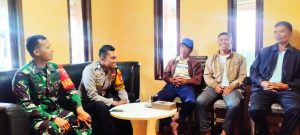 TNI/Polri Aktif Sambangi Masyarakat Jelang Pilkades, Dalam Upaya Deteksi Dini dan Cegah Dini Permasalahan