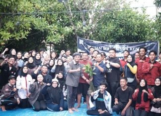 Bersama Imaken, DKP Kendal Tanam Ribuan Mangrove di Pantai Kartika Jaya