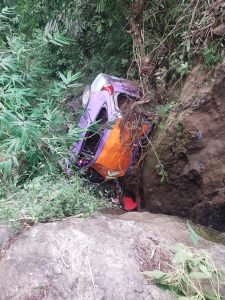 Mini Bus Terjun ke Jurang di Kecamatan Pana, 3 orang kritis 6 luka ringan