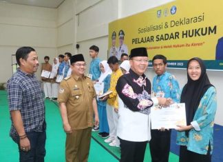 Gubernur Rohidin Jadi Narsum Deklarasi Pelajar Sadar Hukum