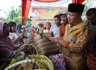 Gubernur Bengkulu Rohidin Apresiasi Penggiat Bank Sampah Kelurahan Bentiring