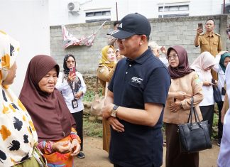 Gubernur Bengkulu Salurkan Dana Renovasi Rumah Bagi Warga Kurang Beruntung