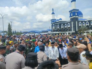 Ribuan Simpatisan Padati Jalan Raya Depan KPU, A-Bang Optimis Menang Pilkada