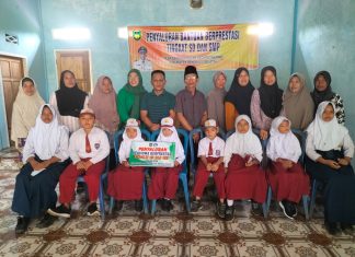 Kembali, Pemdes Beringin Datar Salurkan Beasiswa Murid Berprestasi
