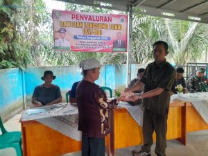 Pemerintah Desa Genting Dabuk Salurkan BLT Tahap Pertama