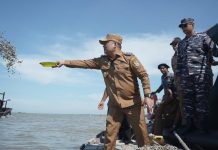 Bantu Perekonomian Nelayan Silo Baru, Wakil Bupati Asahan Tabur Benih Kerang Dara