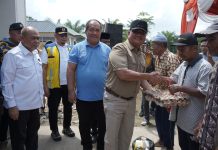 Bupati Asahan dan Wakil Bupati Asahan Serahkan Bantuan dan Tinjau Tanggul Jebol di Desa Sei Dua Hulu