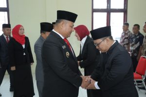 Wakil Bupati Lantik 2 Pejabat di Disdukcapil Kabupaten Asahan