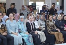 Penutupan MRFW, Ketua TP-PKK Kabupaten Asahan Ikuti Acara Secara Langsung