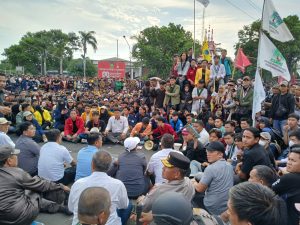 Sampaikan Tuntutan, Massa Aksi  Juga Sumpah DPRD Bengkulu Untuk Setia Berpihak ke Rakyat
