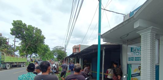 Tinggal Seorang Diri, Pria di Sanankulon Ditemukan Meninggal di Kamar Rumahnya