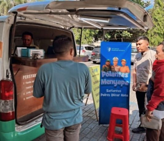 Pelayanan Samsat Makin Mudah! Polantas Blitar Kota Turun Langsung Edukasi Warga