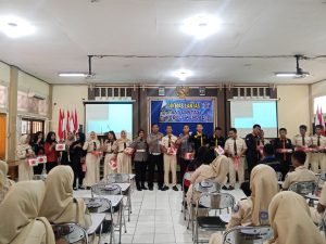 Satlantas Polres Kendal Sosialisasikan Etika Berlalu Lintas kepada Pelajar SMKN 2