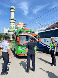 Satlantas Polres Kendal Gelar Ramp Check dan Pemeriksaan Kesehatan demi Keselamatan Transportasi Publik