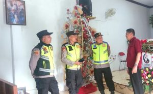 Pastikan Ibadah Natal Tahun 2025 Aman, Polsek Gemuh Intensifkan Pengamanan di Sejumlah Gereja