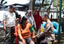 Kapolres Kendal Pantau Libur Nataru di Pantai Ngebum, Pastikan Pengamanan dan Layanan Kesehatan