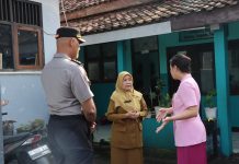 Polisi Kawal Penyaluran Perdana Menu MBG untuk Ratusan Siswa di Patebon Kendal