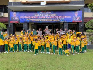 Jadi Sahabat Anak, Polres Kendal Ajarkan Tertib Berlalu Lintas Pada Siswa TK