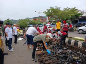 Bakti Sosial di Terminal Muara Aman, Wabup Lebong Dorong Kesadaran Sosial dan Kepedulian Lingkungan