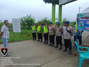 Polisi Patroli Pantai Ngebum dan Makam Sunan Katong, Wisatawan Diimbau Waspada