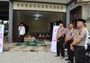 Polres Kendal Bagikan 250 Takjil ke Santri Ponpes Al-Hidayah, Gandeng Ojol dan Bhayangkari