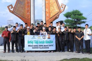 Seribu Takjil untuk Negeri: Bupati Tulang Bawang Bersama GRANAT, BAZNAS, KORPRI dan PII Berbagi Kepedulian di Bulan Ramadhan