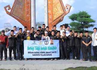 Seribu Takjil untuk Negeri: Bupati Tulang Bawang Bersama GRANAT, BAZNAS, KORPRI dan PII Berbagi Kepedulian di Bulan Ramadhan