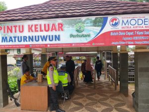 Polsek Patean Patroli Wisata Curugsewu Saat Libur Lebaran 2026, Pastikan Keamanan Pengunjung