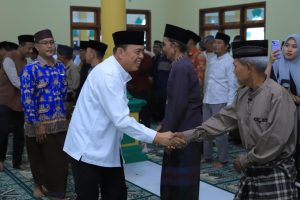 Wakil Bupati Tulang Bawang Hankam Hasan Pimpin Silaturahmi Ramadhan di Banjar Agung, Serahkan Bantuan dan Santuni Anak Yatim