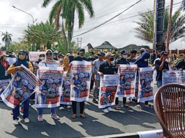 Massa Aksi Desak Gubernur Bengkulu Copot Kadis PU Terjerat Isu Selingkuh
