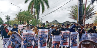Massa Aksi Desak Gubernur Bengkulu Copot Kadis PU Terjerat Isu Selingkuh