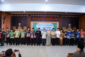 Bupati Tulang Bawang Terima Hibah 12.000 Al-Qur’an, Hadirkan Cahaya Qurani Hingga Pelosok Kampung