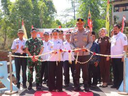 Bupati dan Kapolres Kendal Resmikan Jembatan Merah Putih Presisi di Dusun Tembelang