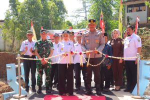Bupati dan Kapolres Kendal Resmikan Jembatan Merah Putih Presisi di Dusun Tembelang