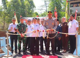 Bupati dan Kapolres Kendal Resmikan Jembatan Merah Putih Presisi di Dusun Tembelang