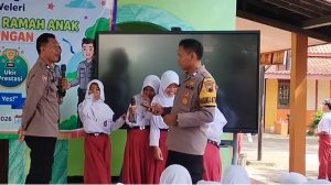 Cegah Perundungan Sejak Dini, Polsek Weleri Gelar Penyuluhan Anti-Bullying di SD N 1 Penyangkringan