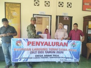 10 KPM Desa Arah Tiga Terima BLT-DD Dua Bulan Sekaligus