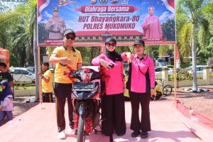 Semarak HUT Bhayangkara ke-80, Polres Mukomuko Gelar Olahraga Bersama dan Doorprize Sepeda Motor