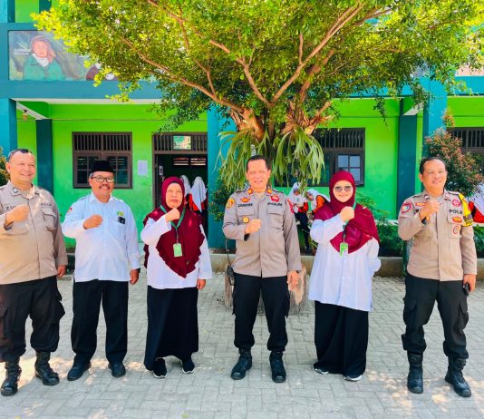 Cegah Kenakalan Remaja Sejak Dini, Kapolsek Gemuh Berikan Pembekalan di MPLS MTs NU 08 Pamriyan