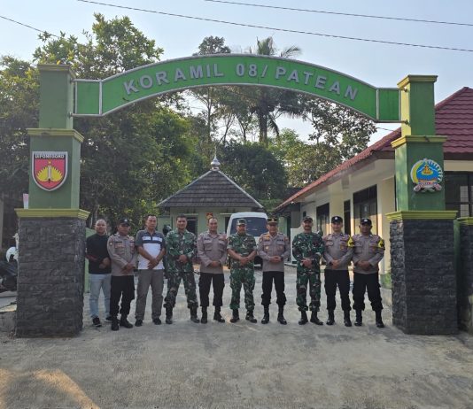 Perkokoh Sinergitas TNI-Polri, Kapolsek Patean Bersama Anggota Gelar Silaturahmi ke Koramil 08 Patean