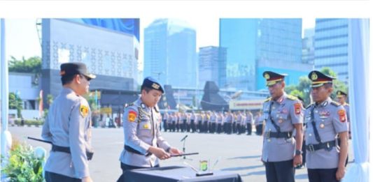 Sertijab PJU dan Kapolres Polda Metro Jaya, Kapolda Asep Edi Suheri Tekankan Integritas dan Pengabdian