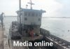 Bongkar Muat Kayu Bukti di Pelabuhan Beton Sekupang, Kapal KLM Berkat Selayar Angkut Puluhan Ribuan Batang Tanpa Tujuan Jelas