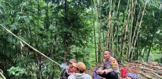 Waspada Kemarau, Bhabinkamtibmas Polsek Limbangan Edukasi Warga Desa Gondang Cegah Kebakaran