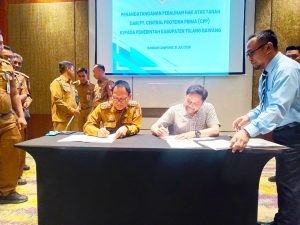 Bupati Qudrotul Ikhwan Pimpin Pengalihan Lahan PT CPP, Percepat Pengembangan Kawasan Ekonomi Biru Tulang Bawang