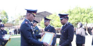 Polres Kendal Gelar Upacara HUT Bhayangkara ke-80, Anggota Berprestasi Terima Penghargaan