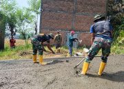 Kerja Terkoordinasi, Satgas TMMD Bagi Personel untuk Begesting, Perataan, dan Finishing Cor