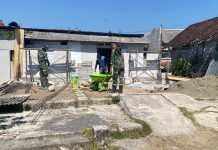 Ketelitian Jadi Kunci, Satgas TMMD Kerjakan Pembesian Rangka Dinding RTLH Bapak Koko Margono