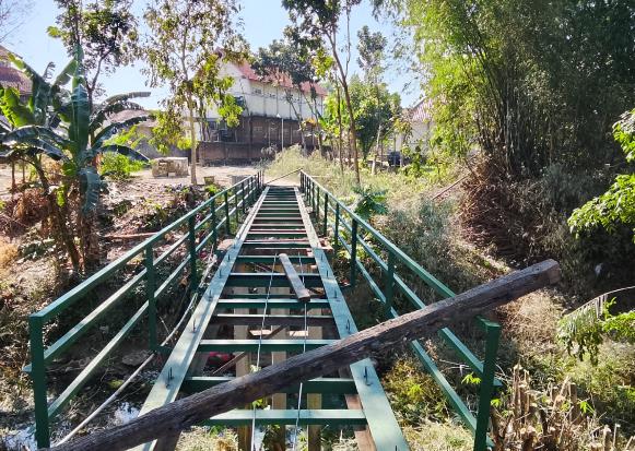 Jembatan Desa Kesongo Kian Kokoh, Satgas TMMD Maksimalkan Pemasangan Tulangan Baja