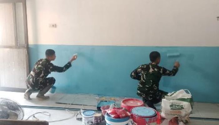 Wajah Baru Sekolah Mulai Terlihat, TMMD Ke-129 Rampungkan Pengecatan Ruang Kelas SDN Kesongo